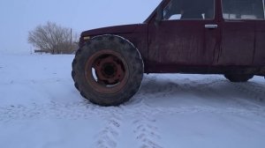 НИВА НА ТРАКТОРНЫХ КОЛЕСАХ !