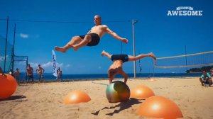 Крутые трюки на мячах для йоги