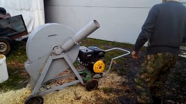 Щепорез с бензиновым двс 13 л/с смотреть онлайн