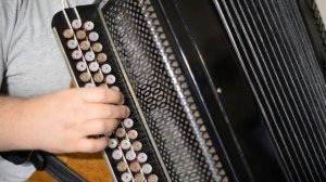 «Поцелуй меня удача» Разбор песен на баяне ноты и аккорды.