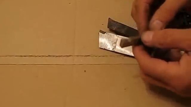 Как ПРАВИЛЬНО ЗАТАЧИВАТЬ отрезной РЕЗЕЦ