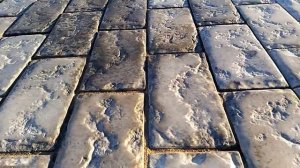 Как переносит зиму брусчатка сделанная своими руками