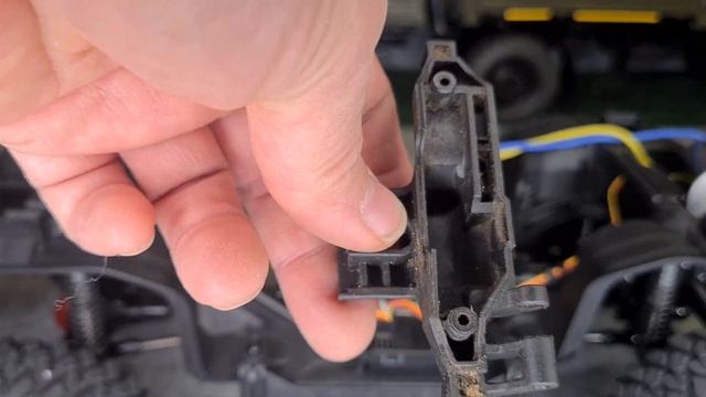 BELUGA Huangbo R1001 убираем люфты ставим детали от Traxxas TRX4 смотреть онлайн