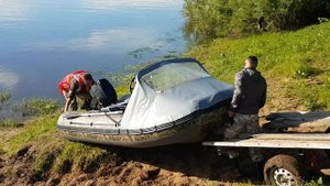Первый спуск на воду лодки Fish Hunter 400 НДНД CAMO PROFI c Мастер-Техно