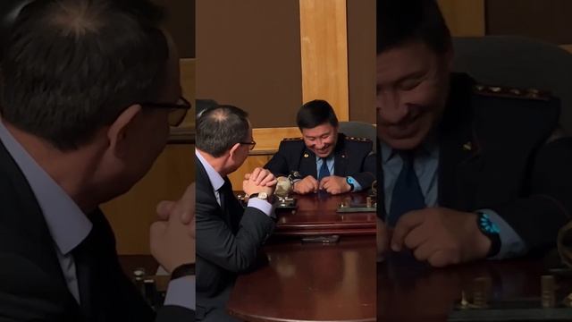 Сценарийде жоқ текст айтқанда ? Қарға | QARGA смотреть онлайн