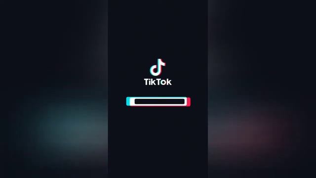 Грудастая красотка демонстрирует свою фигуру смотреть онлайн