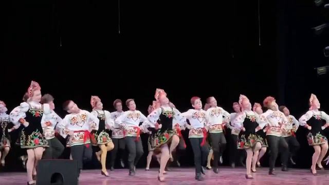 Бегунок , фрагмент танца «Калинка , Калинка моя» смотреть онлайн