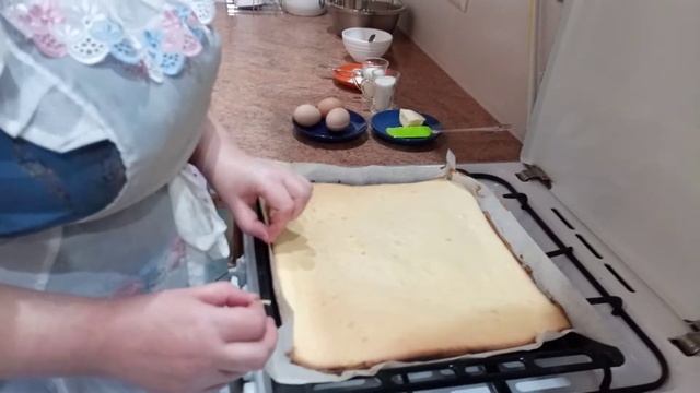 Мой рецепт приготовления бисквитного рулета с белково - заварным кремом. смотреть онлайн