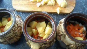 Картошка с рёбрами в горшочках! С КОПЧЁНЫМИ свиным рёбрами!