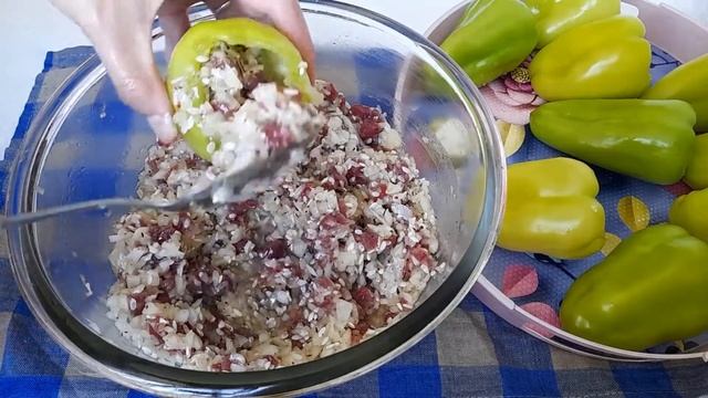 ФАРШИРОВАННЫЙ ПЕРЕЦ! Наш любимый Рецепт Перца БЕЗ ЗАЖАРКИ! Как Готовим Его Мы