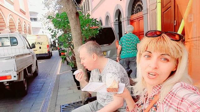 Вот Так Мы и Живем в Гибралтаре, Едим Пирожные На Лавочках, смотреть онлайн