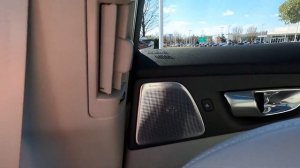 2023 Volvo XC60 - $800 Harman/Kardon vs $3,200 Bowers & Wilkins Sound System
