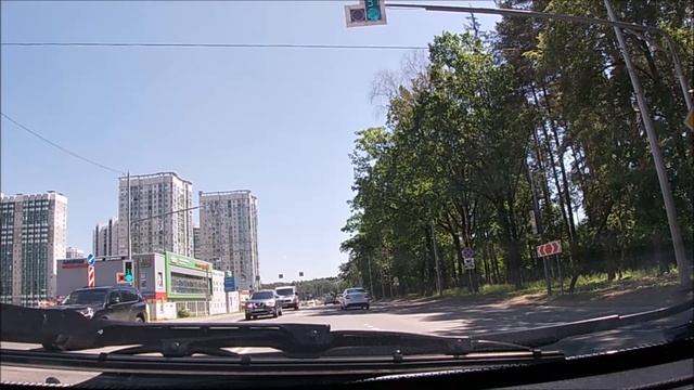 Едем по Волоколамскому шоссе в ЖК Изумрудные Холмы в Красногорске. Обзор микрорайона. смотреть онлайн