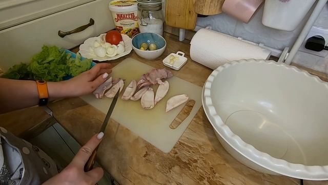 3 ? новых салата на праздничный стол. Бюджетные и очень вкусные! смотреть онлайн