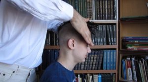 Подстртчь волосы Ирокез