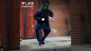Все в ботинках адидас