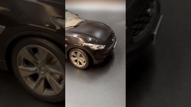 Paudi Models Infiniti FX50S 2009 (5501B) 1:18