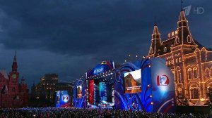 Миллионы людей по всей стране приняли участие в праздничных мероприятиях по случаю Дня России