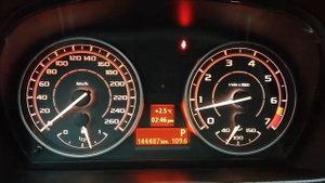 Новые шкалы и подсветка приборки bmw e90