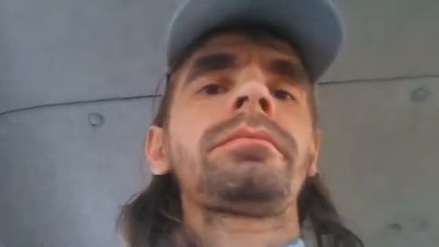 поехал поделам