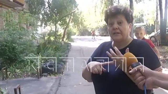 Разломали и бросили - даже жилинспекция не может заставить ДУК выполнить работы