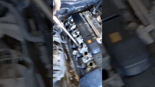 Проверяем компрессию на BMW 523 e39 двигатель m52tu , и как оказалось ее нет в 4 цилиндре)