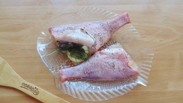 Морской окунь в духовке с лимоном