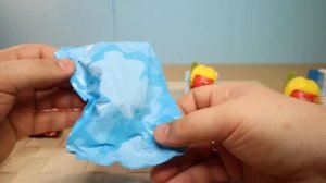 Неумные Мишки МиМиМишки Играют в Хоккей сюрприз с мармеладом