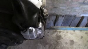 Чем выкрутить "облизанный" штуцер прокачки ...
