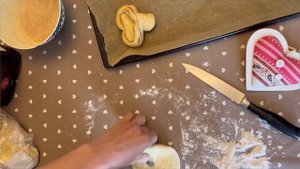 Булочки сдобные из готового теста! Булочки с корицей «Сердечки»!