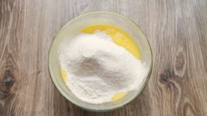 Шарлотка с яблоками на сметане в мультиварке