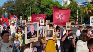 В Гаване несколько сотен человек провели шествие "Бессмертного полка"