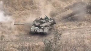 Кадры подрыва танка Т-90М ВС РФ на противотанковой мине, экипаж погиб..
Вечная память.??