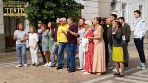 Музыкальный флешмоб в центре Симферополя