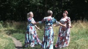 «Кольчики на пальчики», исполняет вокальный ансамбль «Лазаревый цветок»