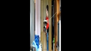 Прикол, пацан с палкой