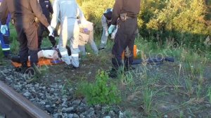 Попал под поезд у моста через "Почекуйку"