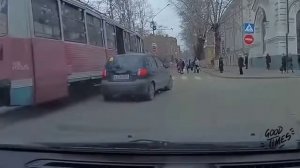 Выпуск №136. Трамвай наказывает хамов.