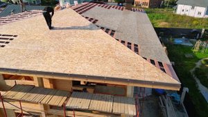 Сборка кровли в стиле Райт