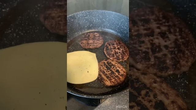 Бургер ? из мраморной говядины #еда #бургерная #мраморнаяговядина