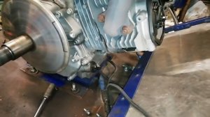 Редкие неисправности мотобуксировщика, стук в двигателе т.о.  вариатора, заливает свечу