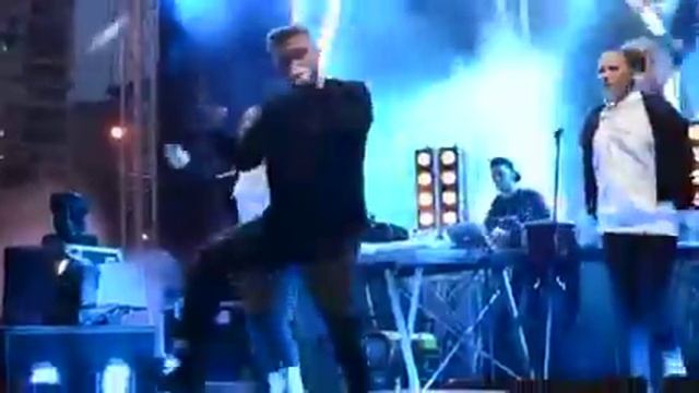 В ауре праздник 6 лет ауре смотреть онлайн