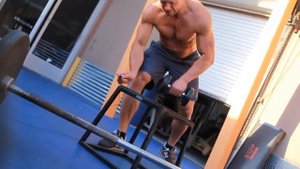 EasyFitness Денис Семенихин - Тренировка. Трапеции и предплечья