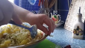 Салат с маринованными грибами