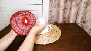 Дуняша - вязаная кукла-грелка на заварочный чайник