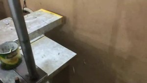 Защита направляющих токарного станка .
