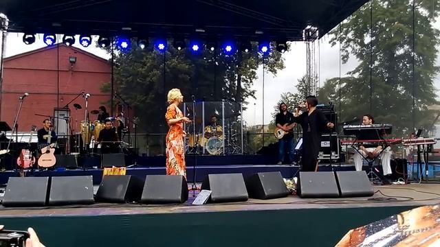 Пелагея и Севара - Разлилась смотреть онлайн