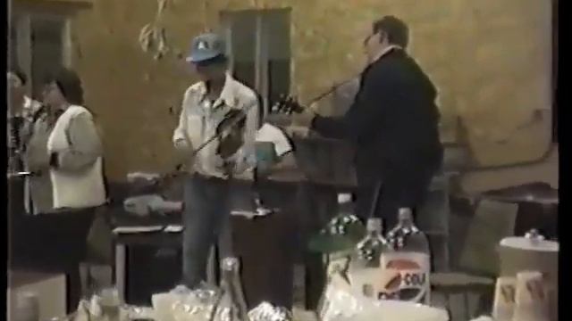 DOUBLE- U -FIVE -OOH LA LA POLKA смотреть онлайн