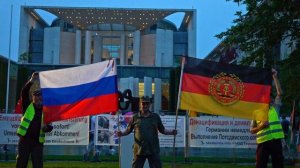 Russische Nationalhymne vor dem Bundeskanzleramt der BRD Berlin 27.07.2024!