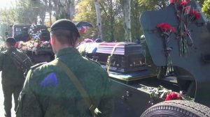 В Донецке прощаются с ополченцем Арсением Павловым, известным под позывным "Моторола"